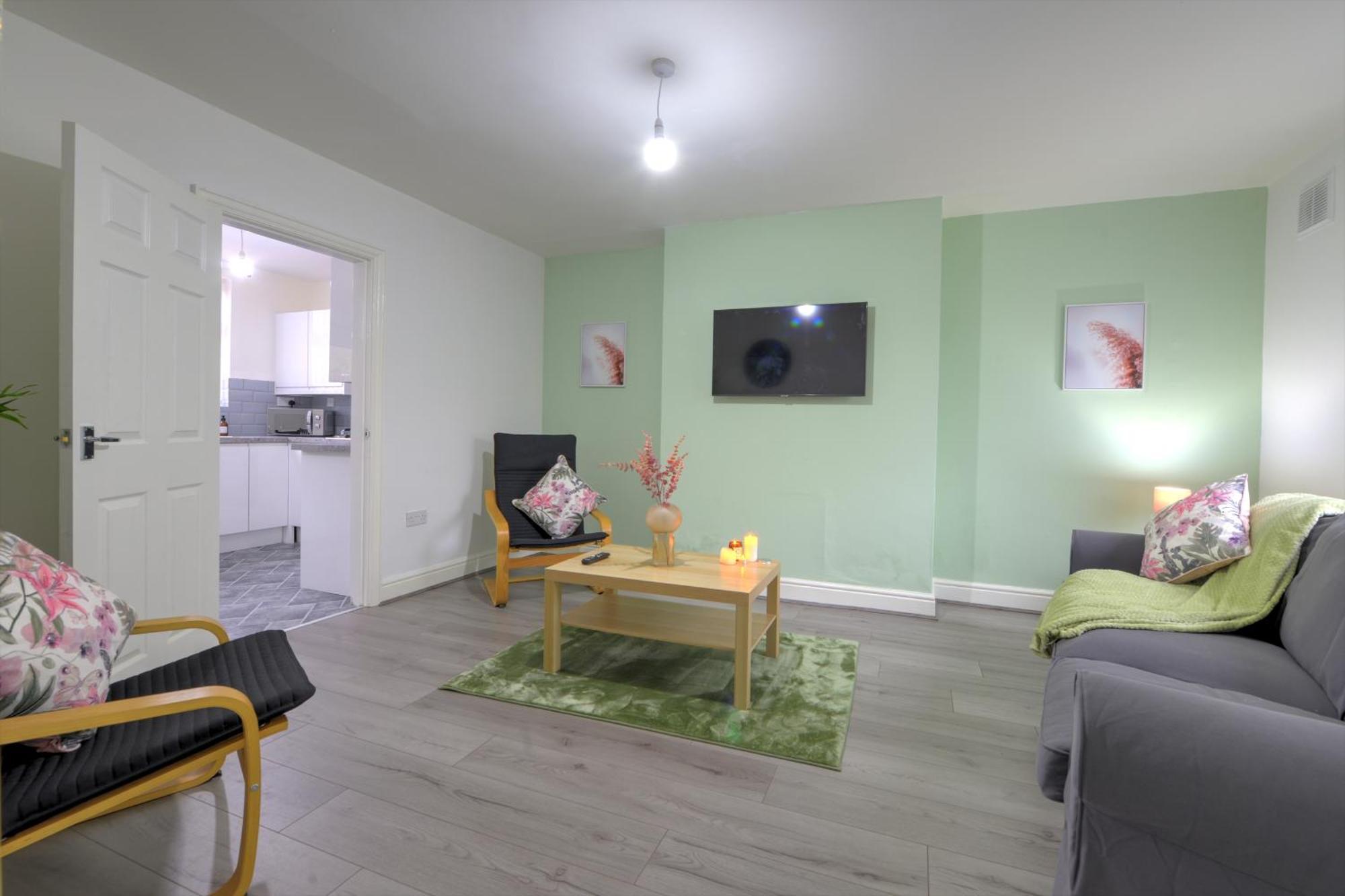 Stunning And Lovely 3 Bed House - Catch 22 Ковънтри Екстериор снимка